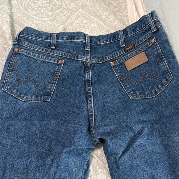 Men’s Wrangler Jeans - Picture 1 of 4